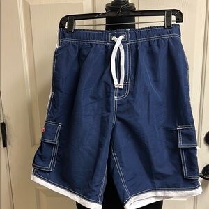 INGEAR Navy Cargo Shorts with White Trim, 100% Polyester, Small, NWT